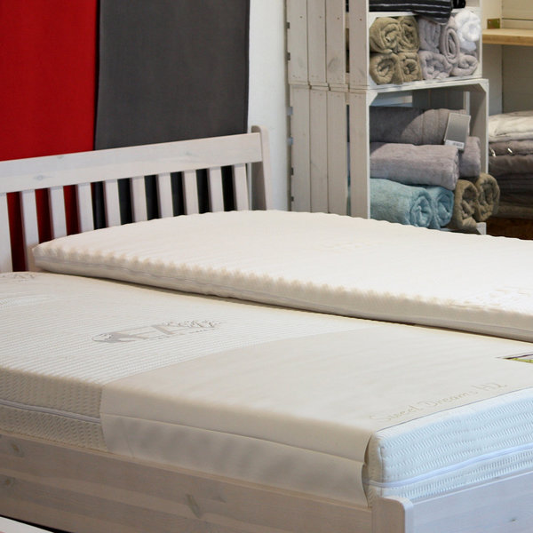 Mattress Topper made of 100% Visco foam with nubs