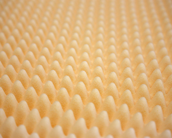 Matratzen Auflage aus 100 % Viscoschaum mit Noppen