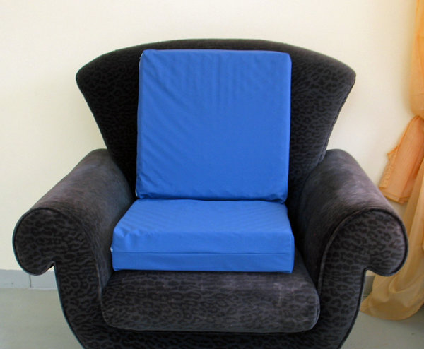 Sitz-, Rollstuhlkissen 10 cm mit abnehmbarer Lehne und mit Bezug aus Kunstleder